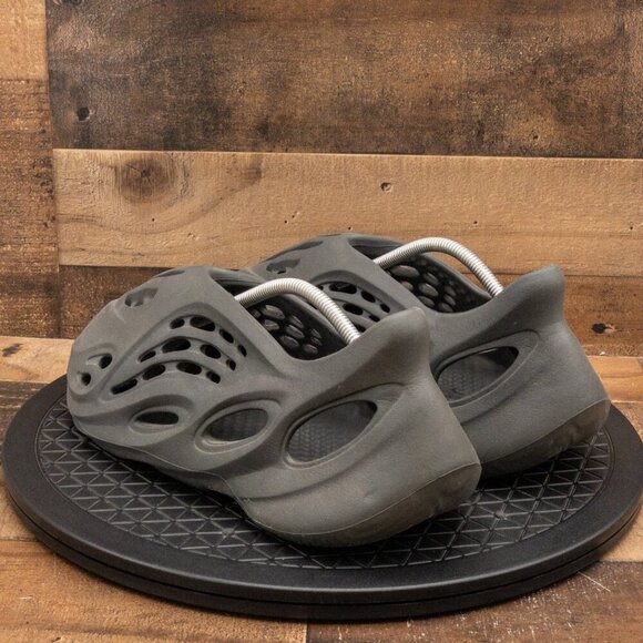 ADIDAS YEEZY FOAM RNR CARBON MENS ATHELTIC SHOES RUNNER BLACK SIZE 13 IG5349 - Picture 6 of 9